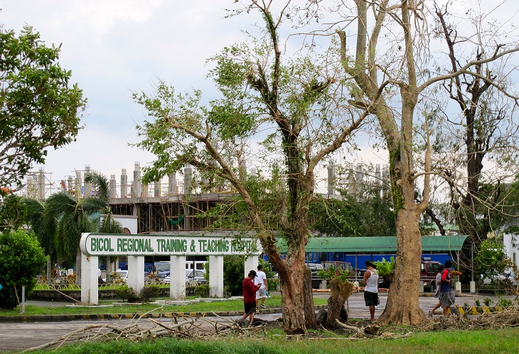Debris at Bicol Regional Training & Teaching Hospital, Legazpi - Paint