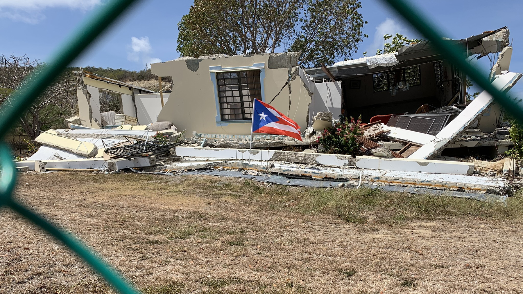 Neither Inside Or Out A Puerto Rican Neighborhood Devastated By Earthquakes Confronts Covid 19
