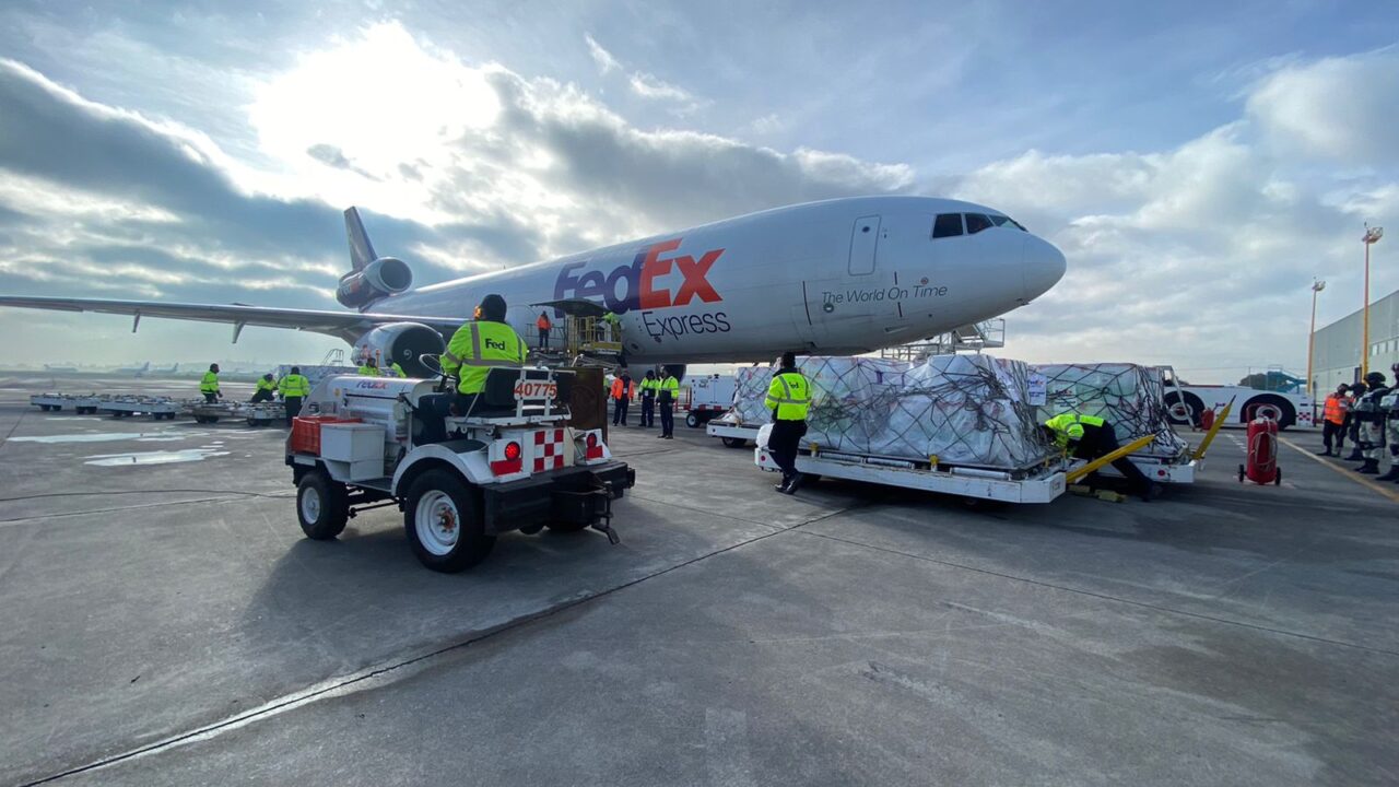 FedEx flight containing 1.75 million Moderna Covid-19 vaccine doses arrived in Mexico. (Photo: Mexico Foreign Ministry)